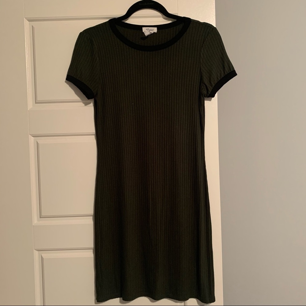 Allysse dark green dress